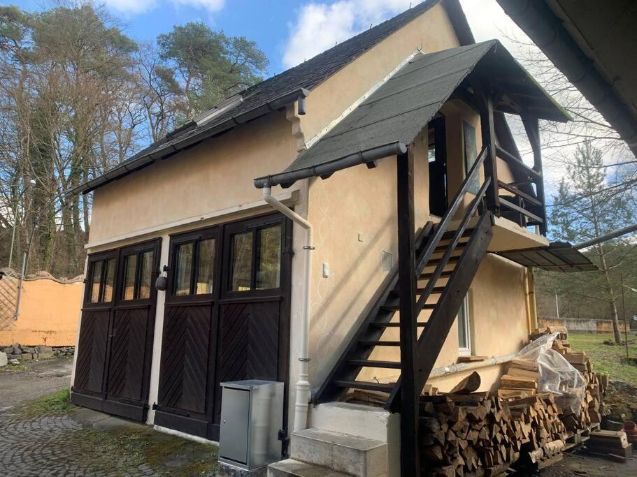 Kleine Kunstremise Mit Holzofen Burg Freienfels Lägenhet Weinbach Exteriör bild